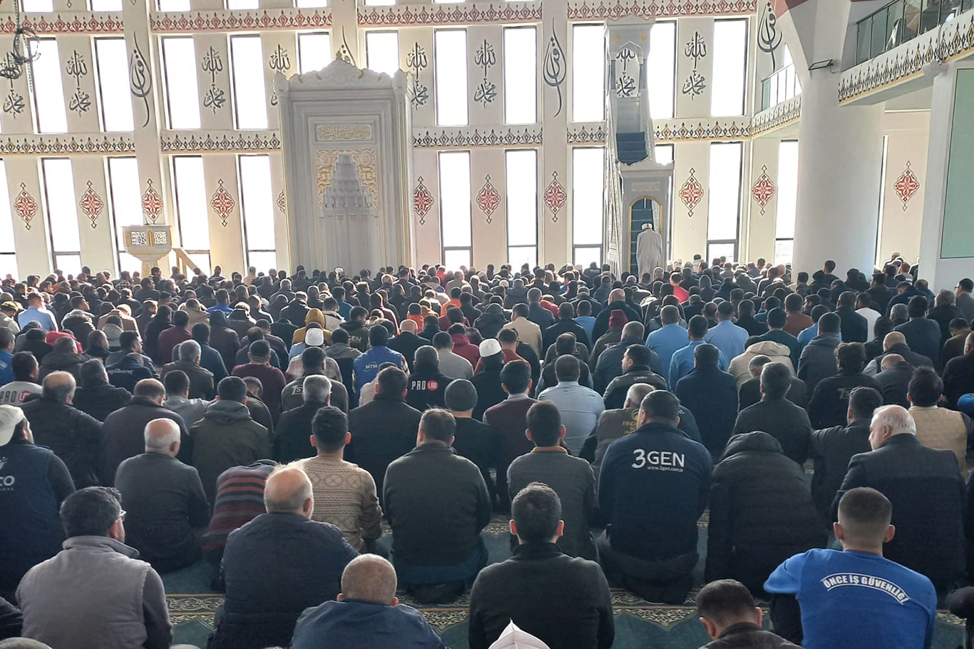 ŞANLIURFA OSB'DE 5 BIN KIŞILIK CAMI IBADETE AÇILDI