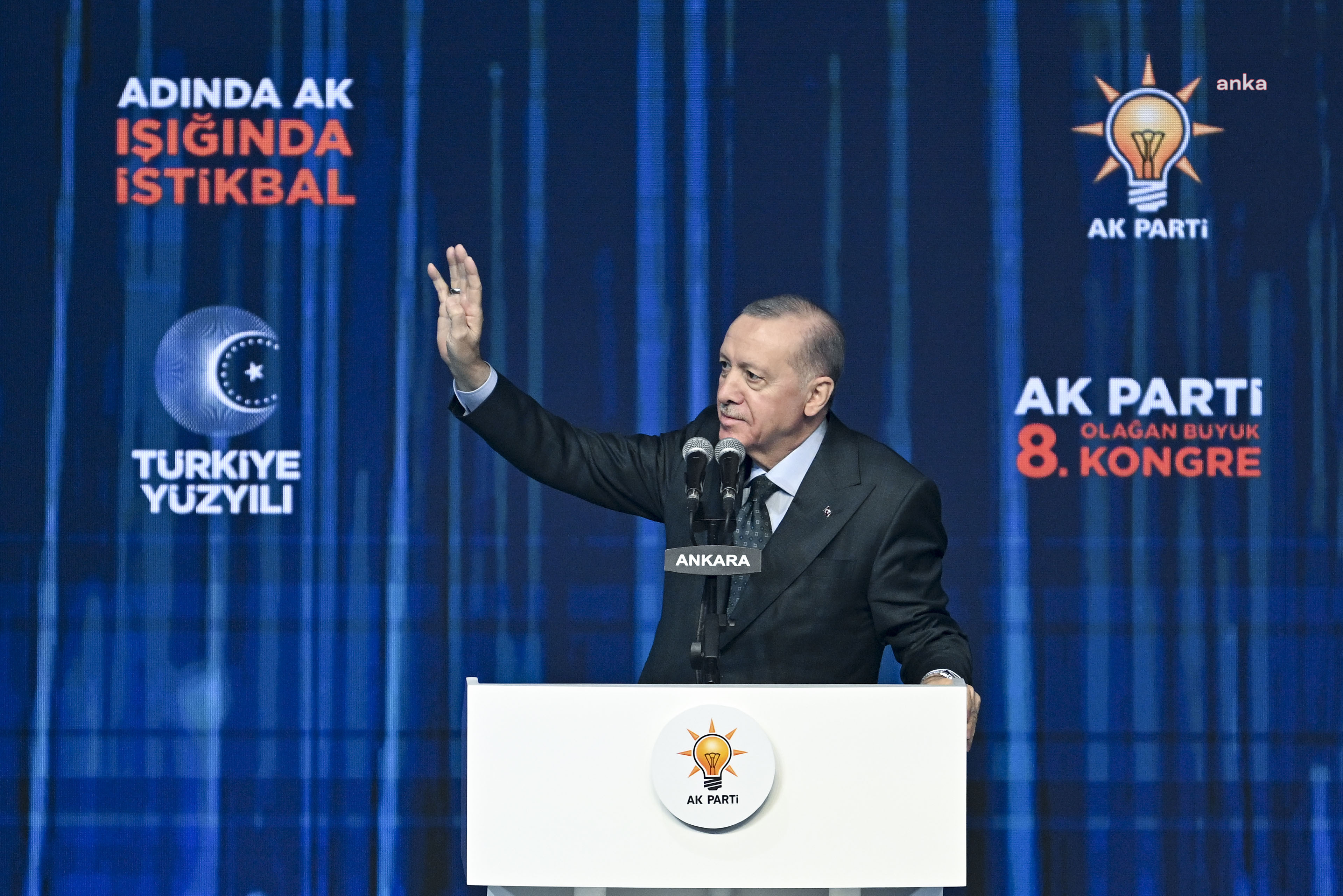 Cumhurbaşkanı, AK Parti Genel Başkanlığı'na Yeniden Seçildi.