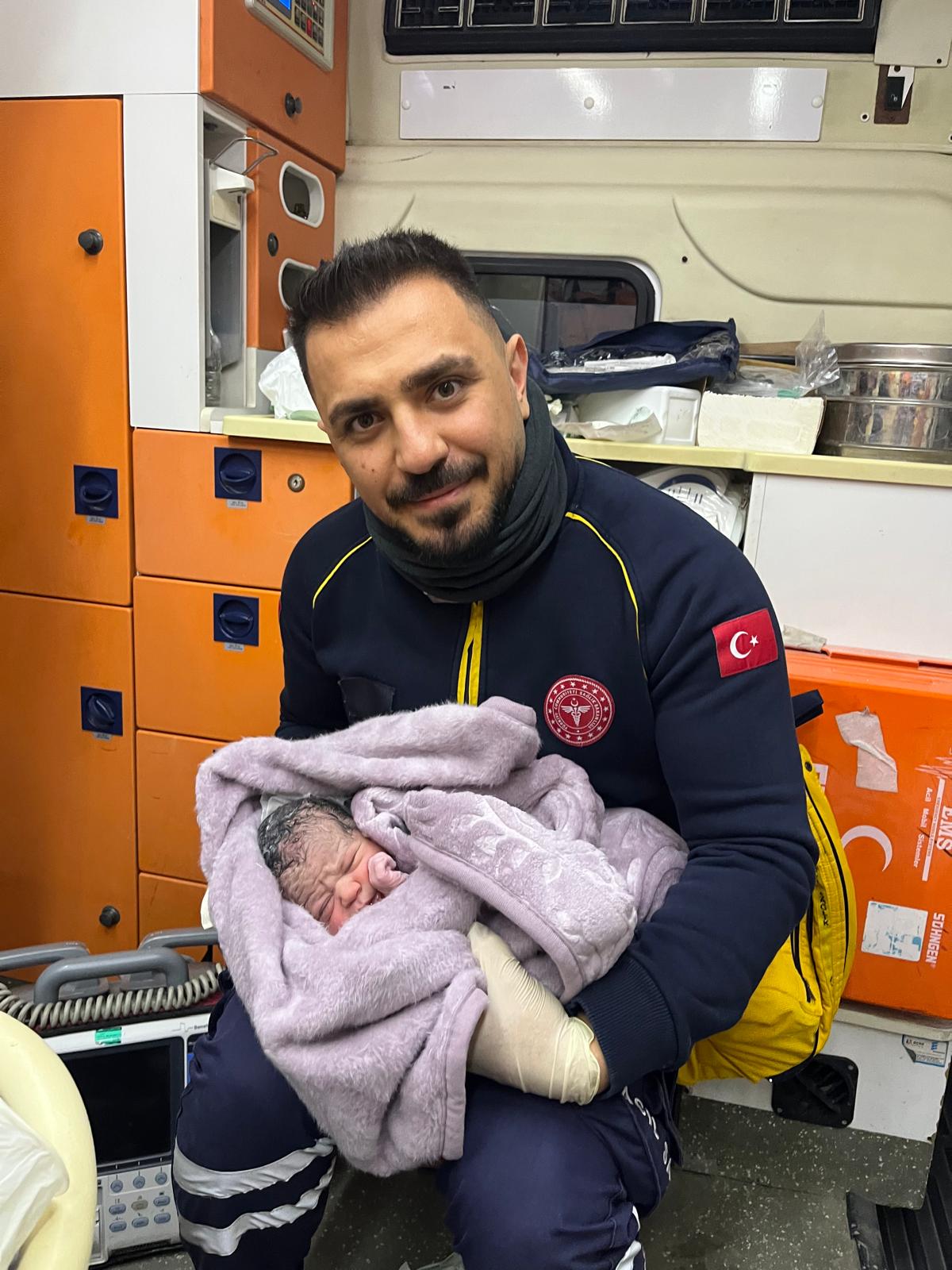 Şanlıurfa’da Sağlık Ekiplerinden Örnek Fedakârlık
