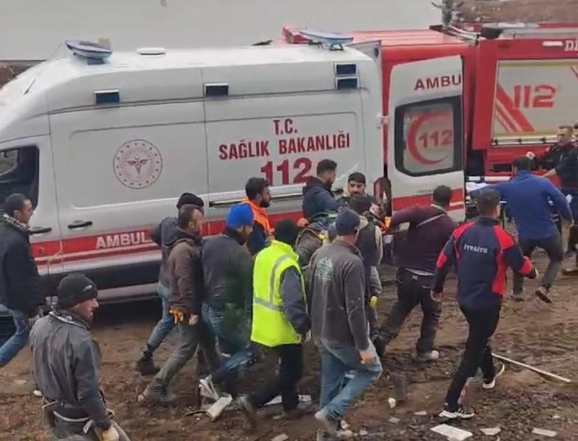 İNŞAATTA ASANSÖR BOŞLUĞUNA DÜŞEN IŞÇI HAYATINI KAYBETTI