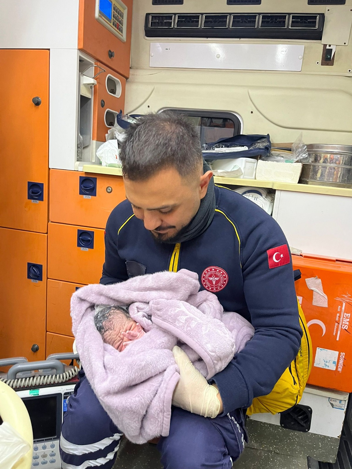 Şanlıurfa’da Sağlık Ekiplerinden Örnek Fedakârlık