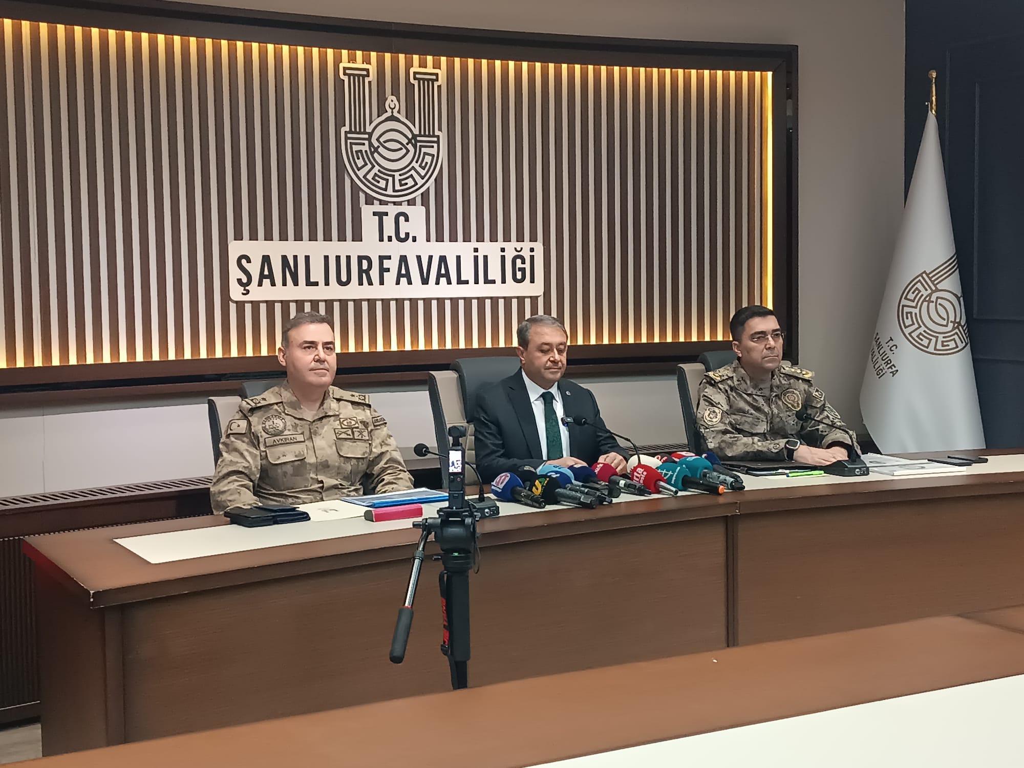 ŞANLIURFA VALILIĞI ASAYIŞ VE GÜVENLIK TOPLANTISINI GERÇEKLEŞTIRDI!