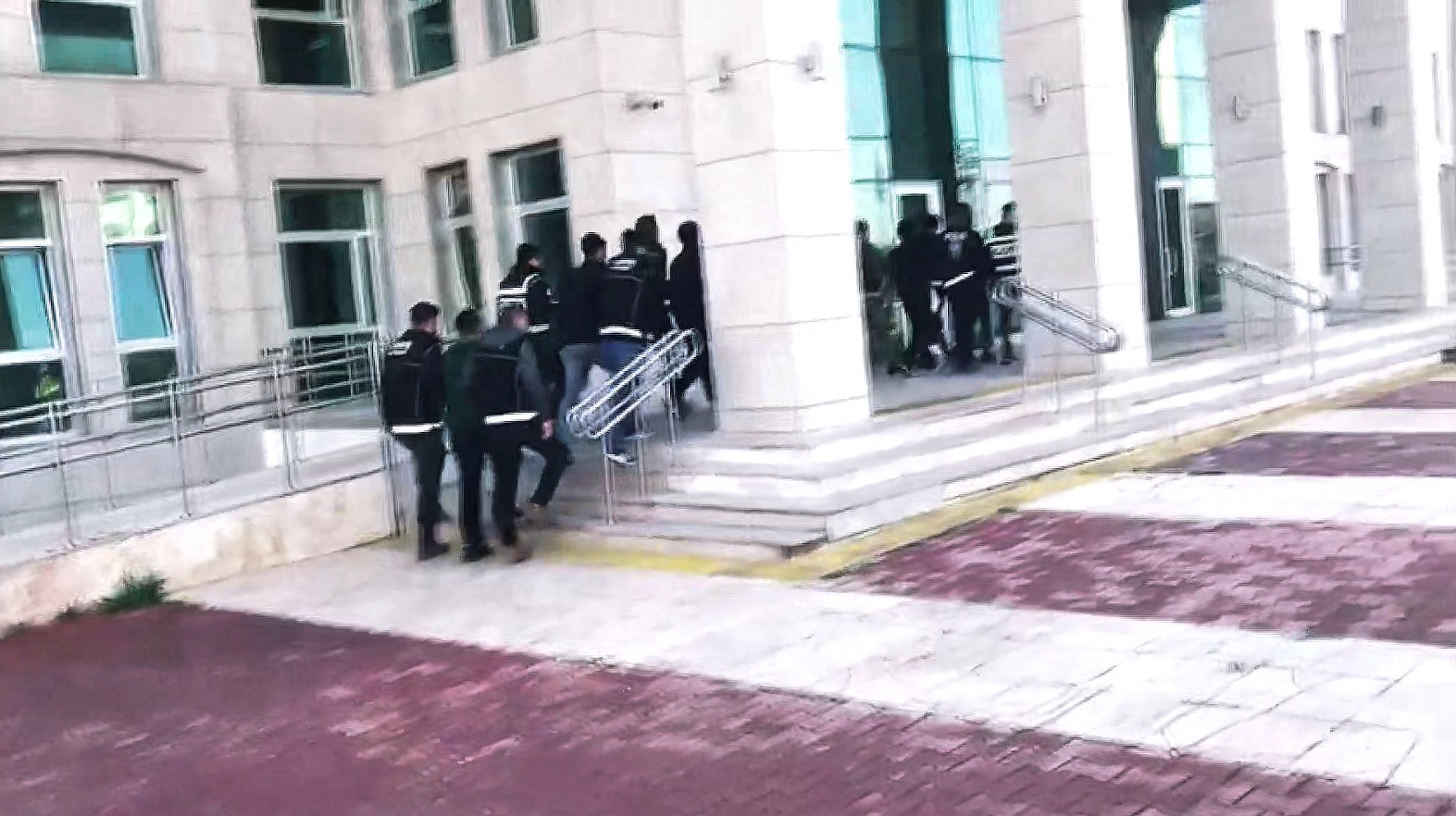 Şanlıurfa'da Dolandırıcılar Suçüstü Yakalandı...
