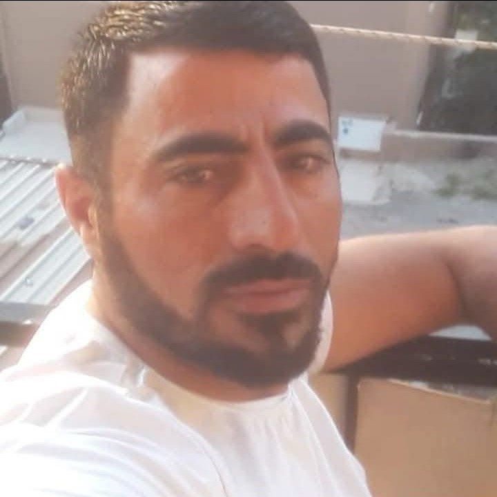 Annesi ile Arabada Yakaladığı Kişiyi 13 Yerinden Bıçakladı!