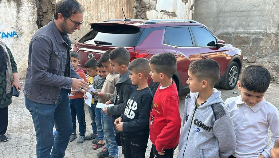 Siverek’te Yetim ve İhtiyaç Sahibi Çocuklara Bayram Sevinci!