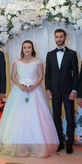 Lüks Otomobil Gişelere Mermi Gibi Saplandı