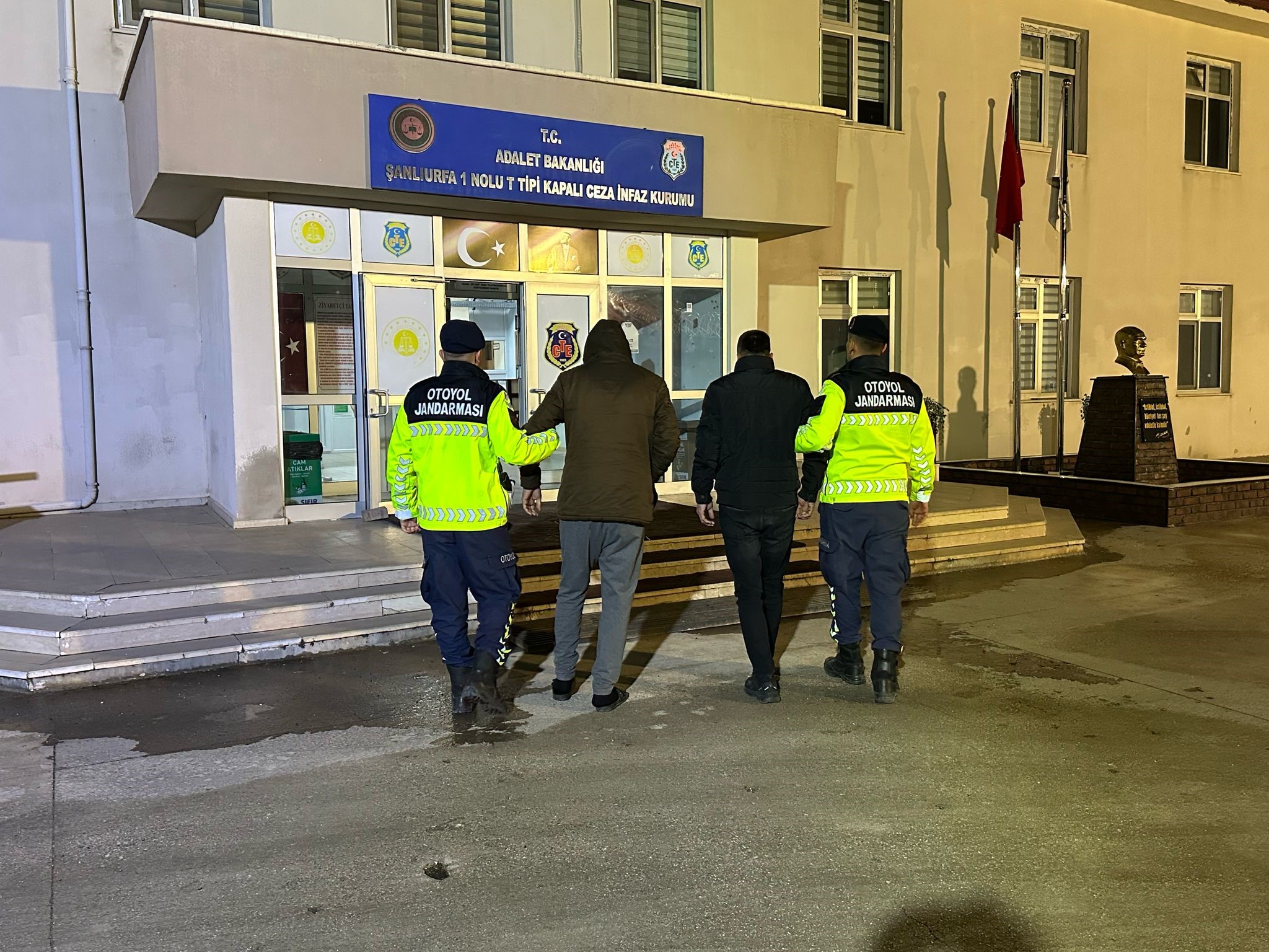 Şanlıurfa'da TIR Şoförüne Yönelik Silahlı Saldırı