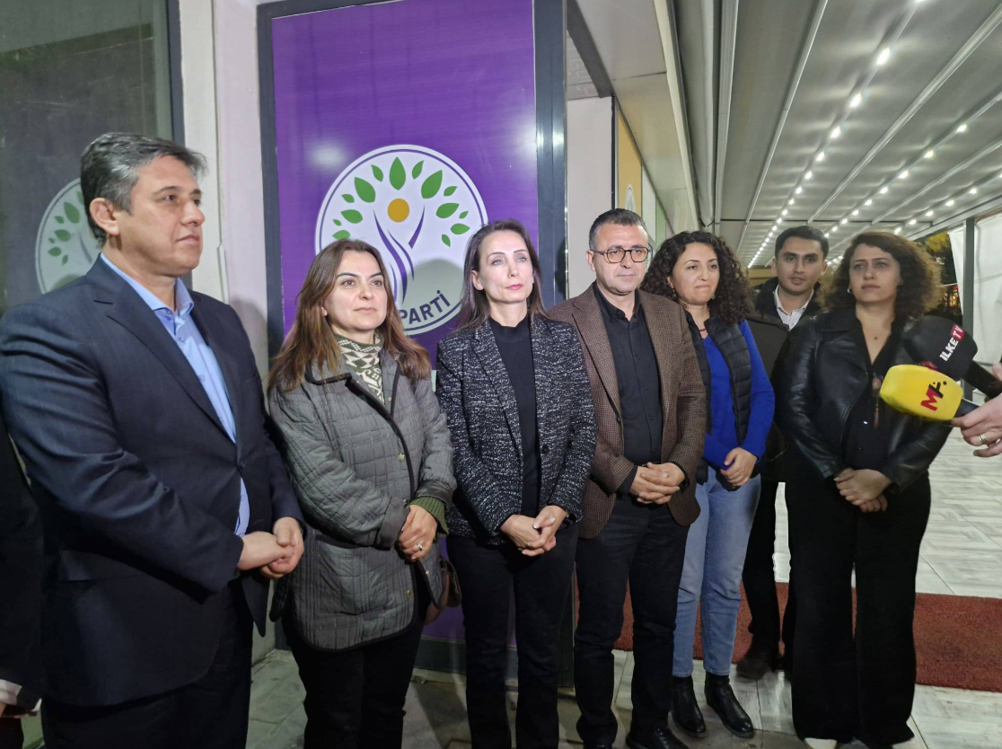 DEM Parti'den İBB'ye Destek Ziyareti