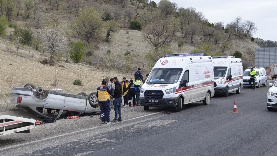 Adıyaman’da Otomobil Takla Attı: 4 Yaralı