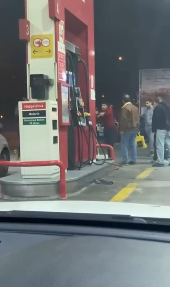 Pompacı ile müşteri Birbirine Girdi!
