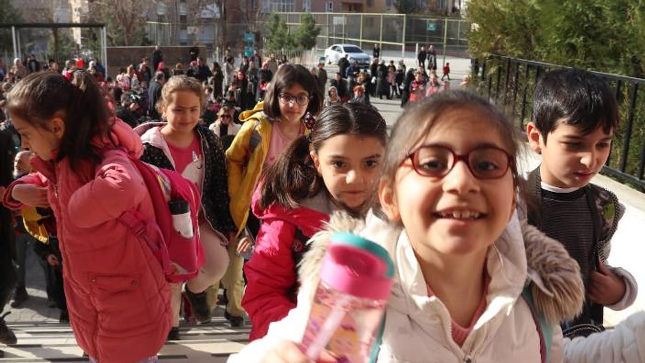 Valilik Kararı Sonrasında 4 Bin Çocuk Okula Döndü