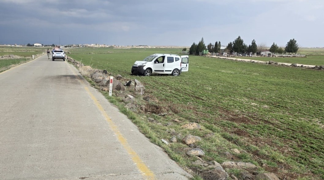 Şanlıurfa'da Hafif Ticari Araç Devrildi: 1 Ölü, 2 Yaralı