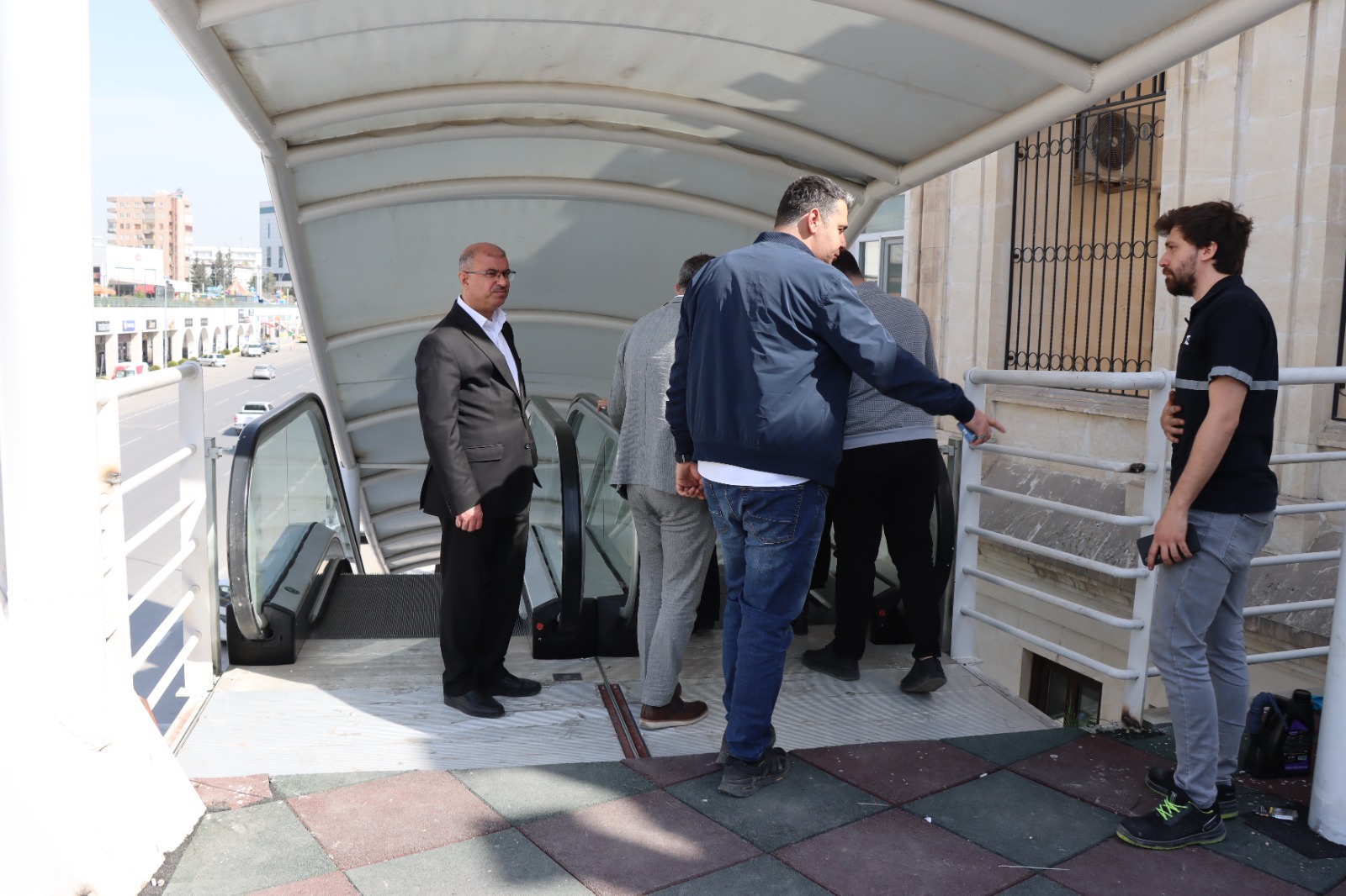 Büyükşehi̇r, Yürüyen Merdi̇venli̇ Üst Geçi̇di̇ Onardı