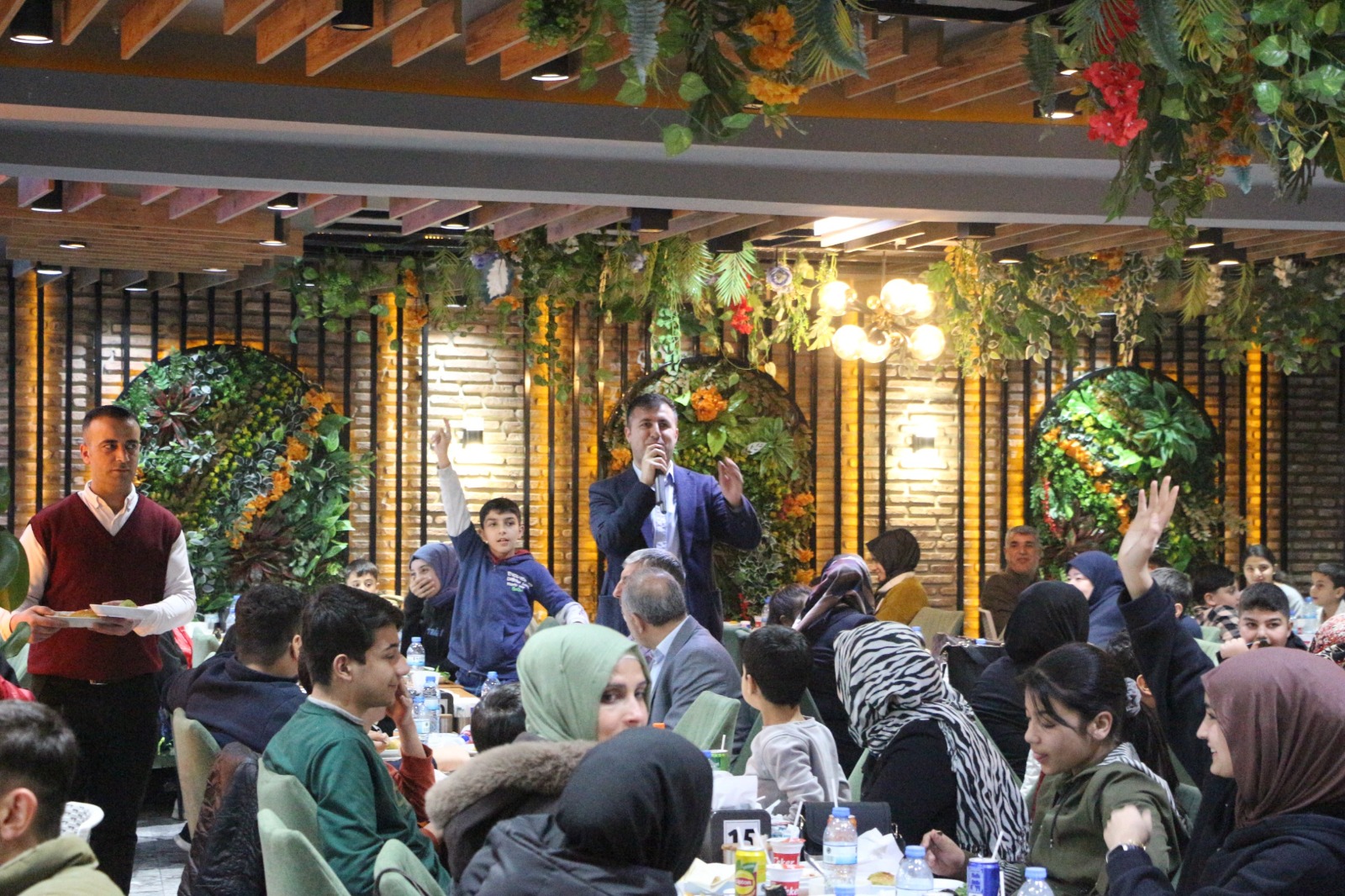 Karaköprü’de  Yetim Çocuklar İçin İftar Programı