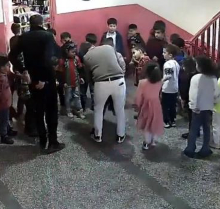 Heimlich Manevrası ile Öğrencisini Kurtardı