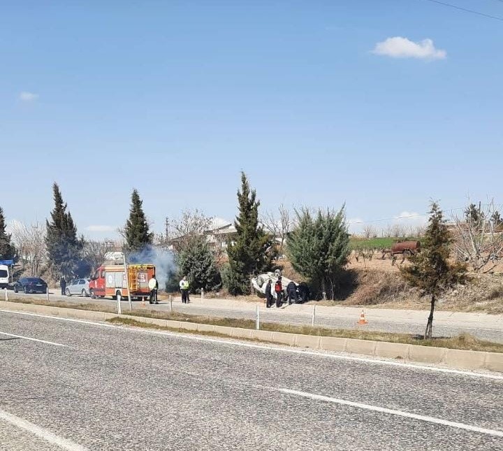 Otomobil Takla Attı, Şarampole Yuvarlandı!