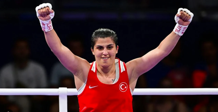 Busenaz Sürmeneli, Kadınlar Dünya Boks Şampiyonu Oldu