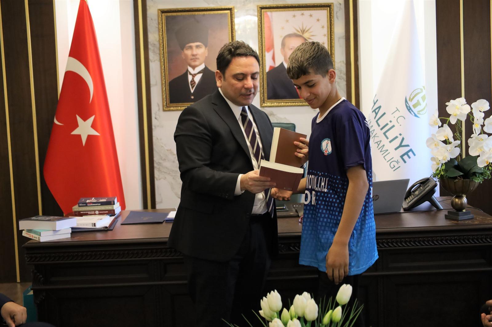 Başarılı Sporculardan Kaymakam Şahin’e Ziyaret