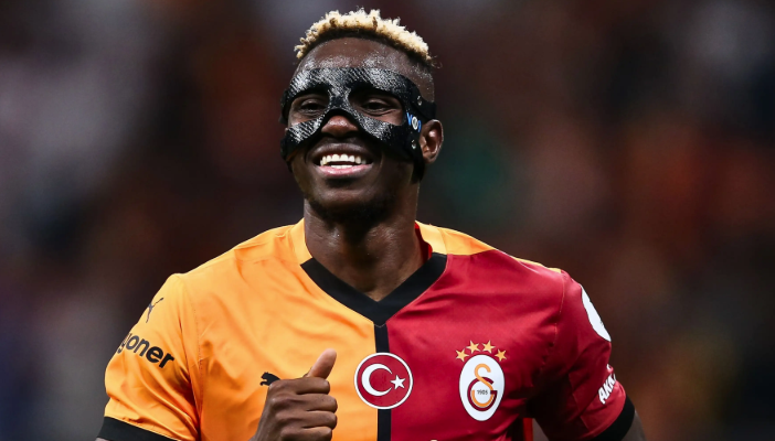 Osımhen'ın Hırkasını Alan Çocuk Fenerbahçeli çıktı..