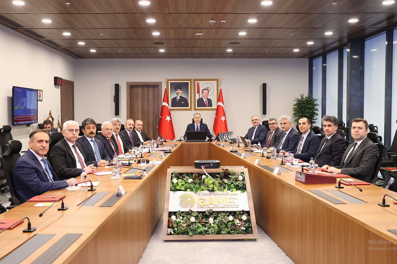 Bakan Yerlikaya: Sahipsiz Hayvan Sorununu El Birliğiyle Çözeceğiz