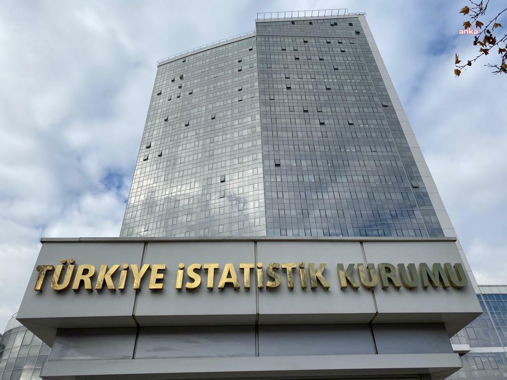 2023'te Motorlu Taşıtlar 348 Milyar Km Yolda