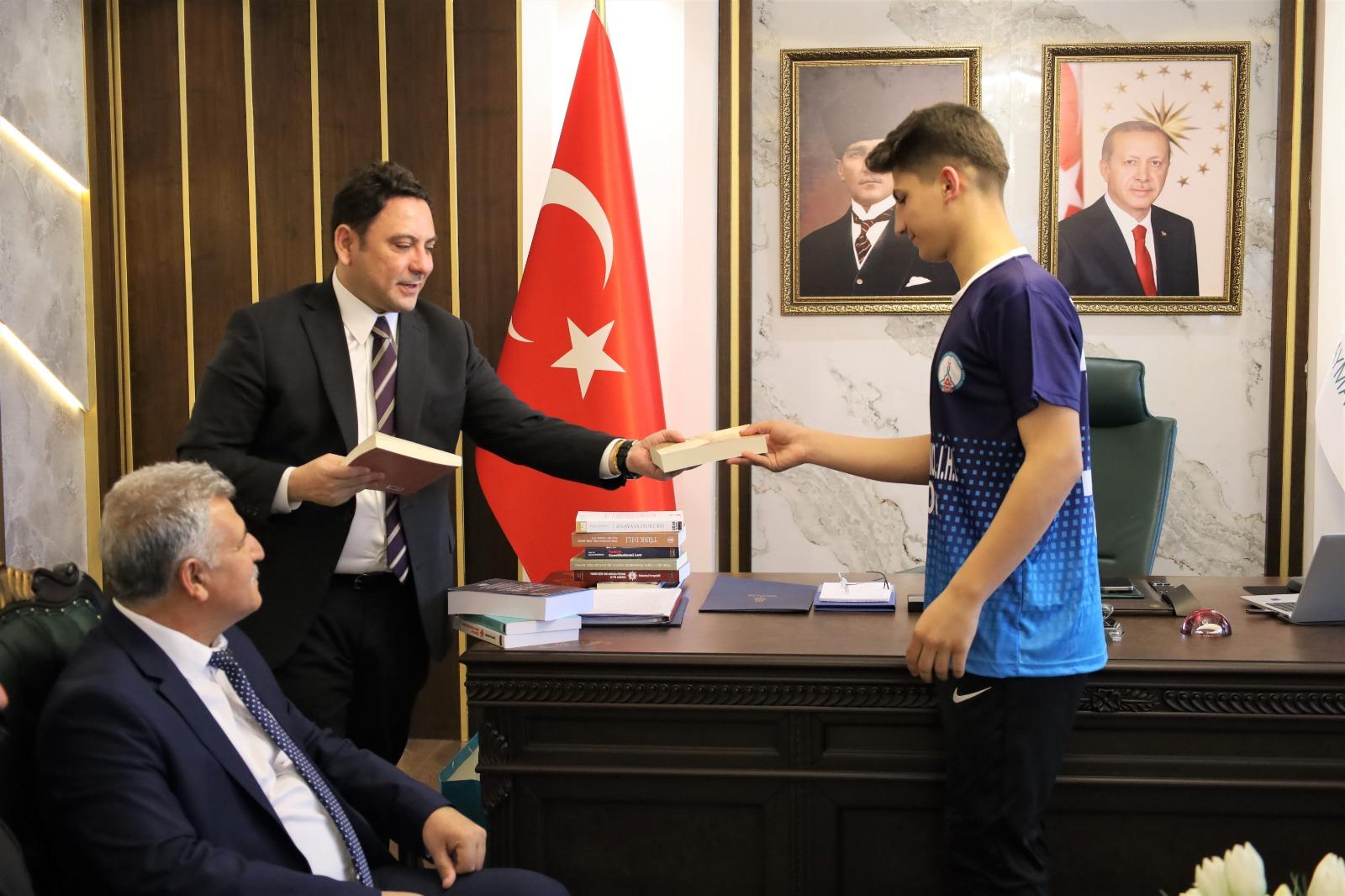 Başarılı Sporculardan Kaymakam Şahin’e Ziyaret