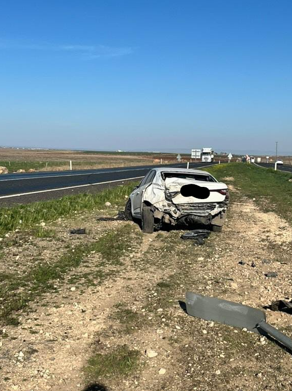 Siverek’te Kontrolden Çıkan Otomobil Takla Attı: 2 Yaralı