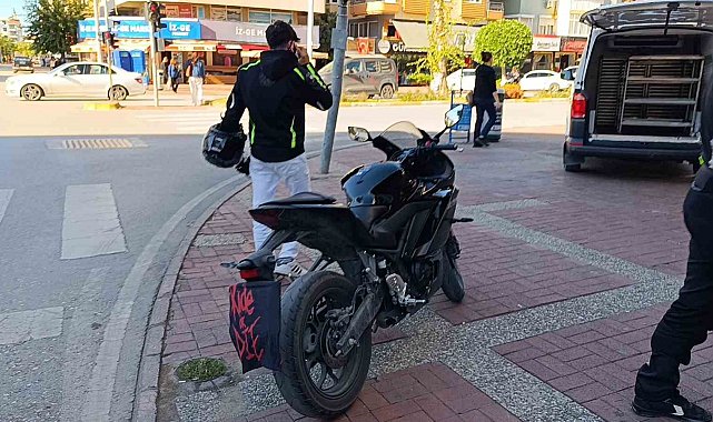 Plakasını Bereyle Kapatan Sürücü Kazada Yakalandı