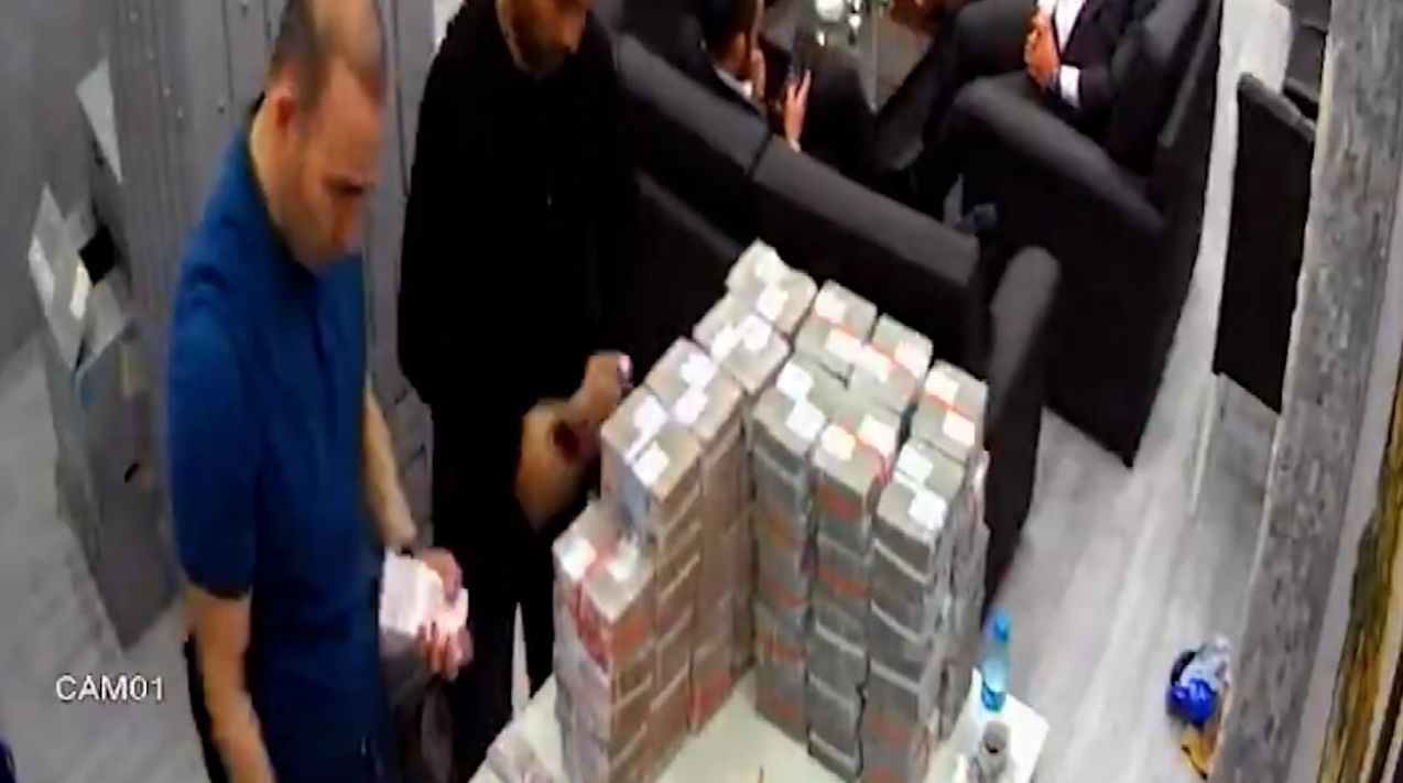 İBB soruşturmasında şok detay: balya balya para çıktı