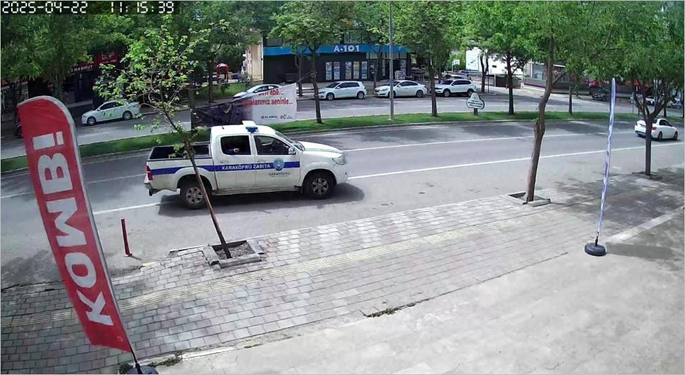 “Diren Sırrı Abe” Pankartı Kaldırıldı, Tepkiler Çığ Gibi