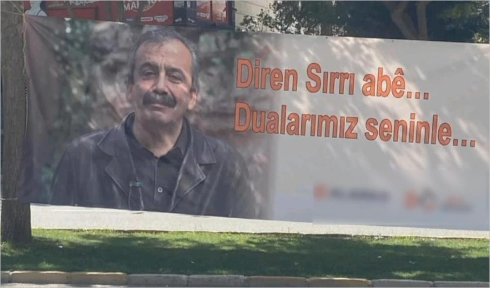 “Diren Sırrı Abe” Pankartı Kaldırıldı, Tepkiler Çığ Gibi