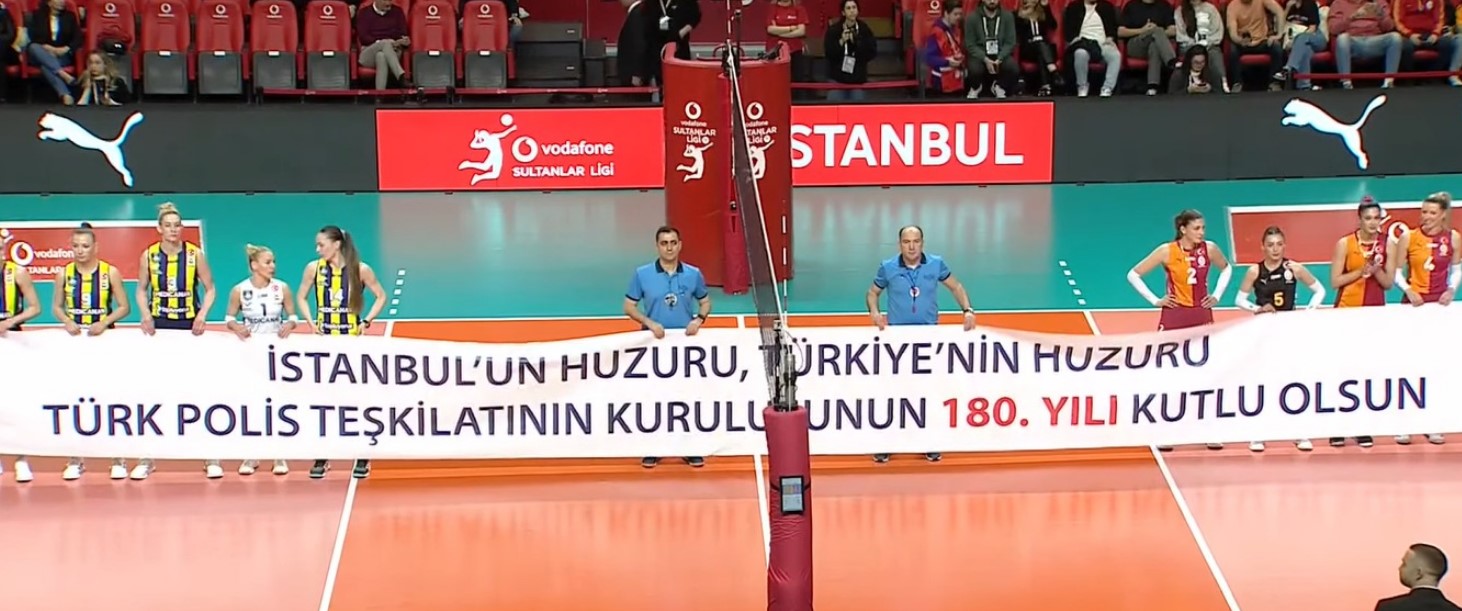 Voleybolda Seremoni Krizi