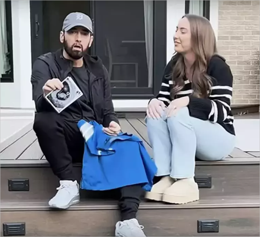 Eminem Dede Oldu: Kızından Torun Sevinci