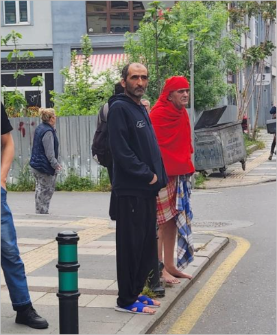Depreme Hamamda Yakalandı, Sokağa Peştamalla Koştu