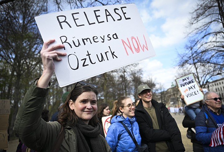 ABD Büyükelçiliği Önünde Trump Protestosu