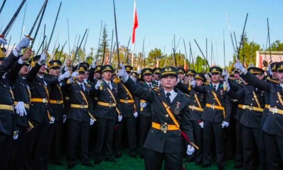 Kılıçlı Yemin Tartışması Yargıya Taşındı