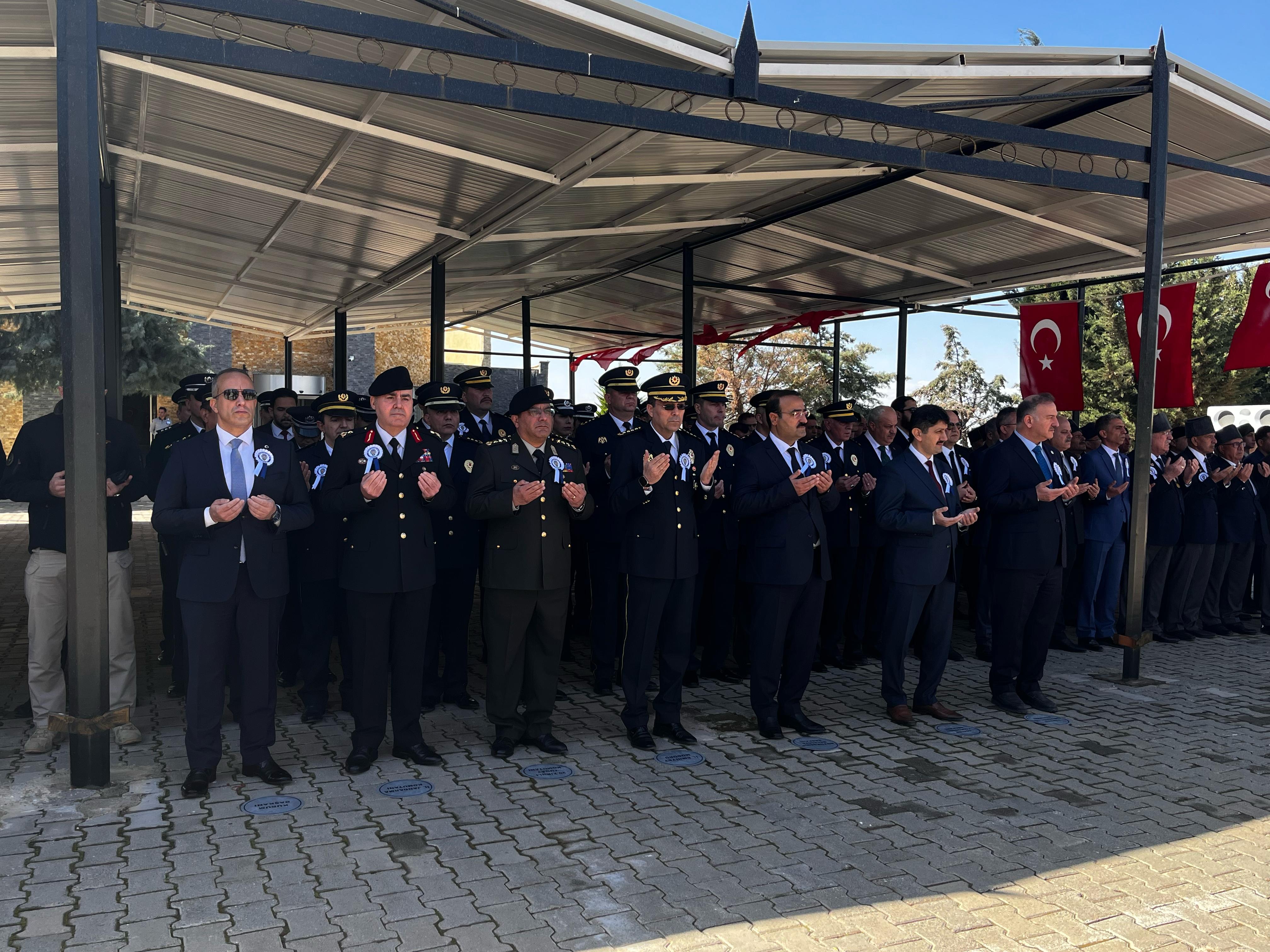 Şanlıurfa Şehitlik Anıtı’nda Duygu Dolu Anlar