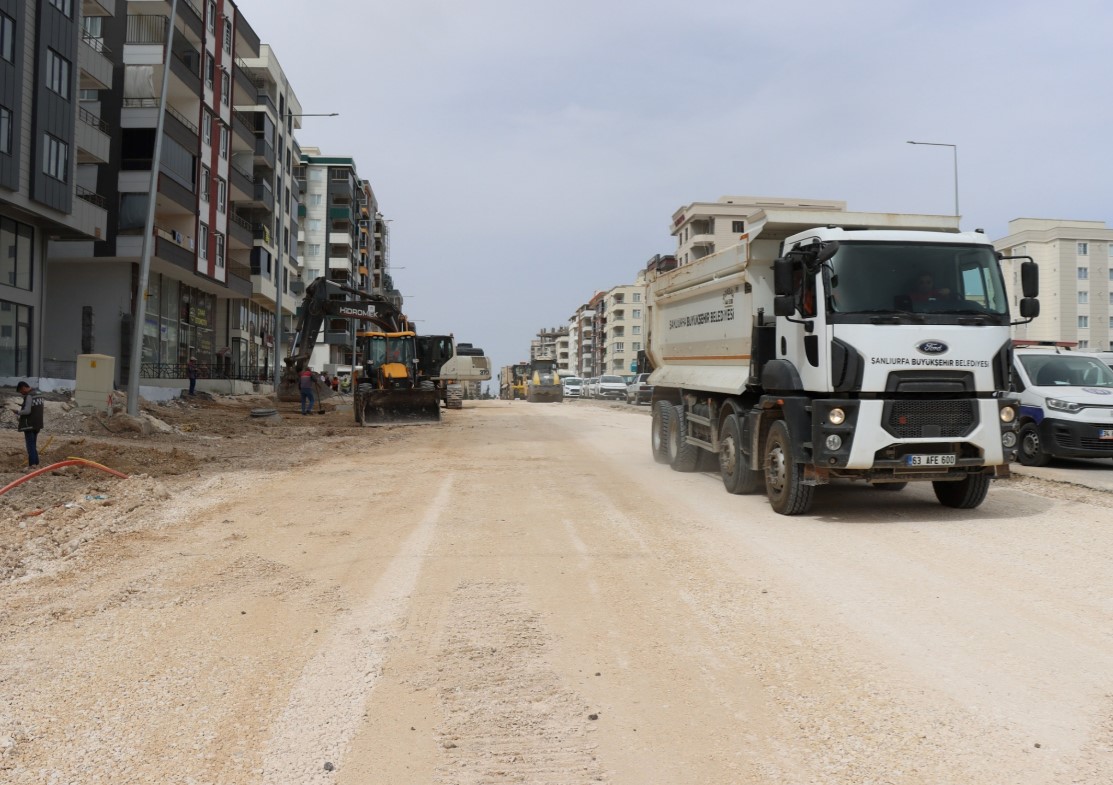 Şanlıurfa'da Ulaşım İçin Asfalt Çalışmaları Başladı