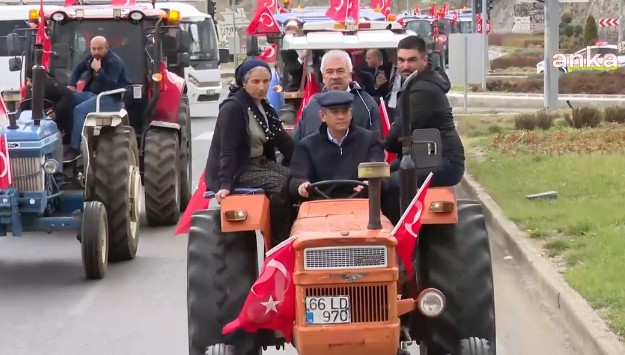 Özgür Özel’den Çiftçiye Destek