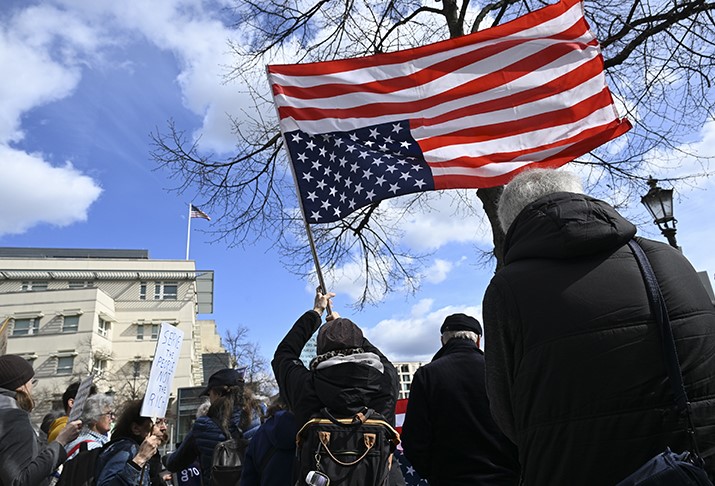 ABD Büyükelçiliği Önünde Trump Protestosu
