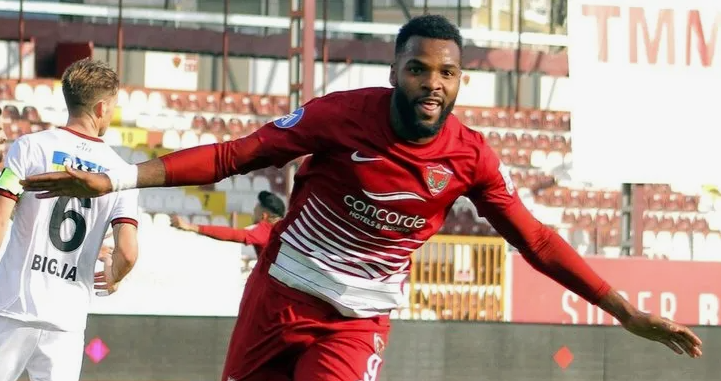 Süper Lig'in Eski yıldızı 11. Kattan düşerek Öldü...