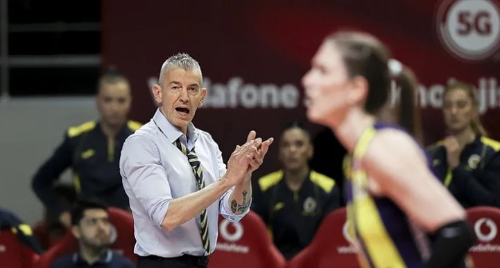 Fenerbahçe Kadın Voleybol Takımında Ayrılık