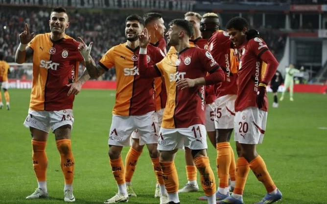 Galatasaray'da Hedaf Beşinci yıldız...