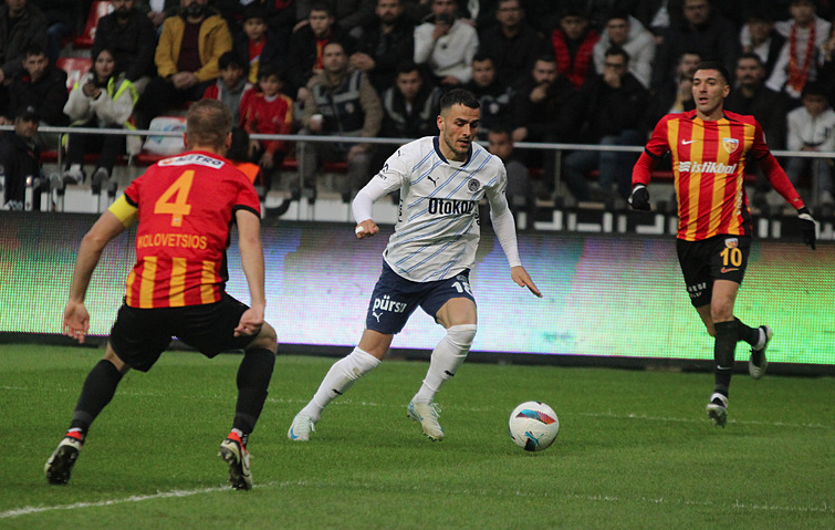 Fenerbahçe Kayserispor'u konuk ediyor!