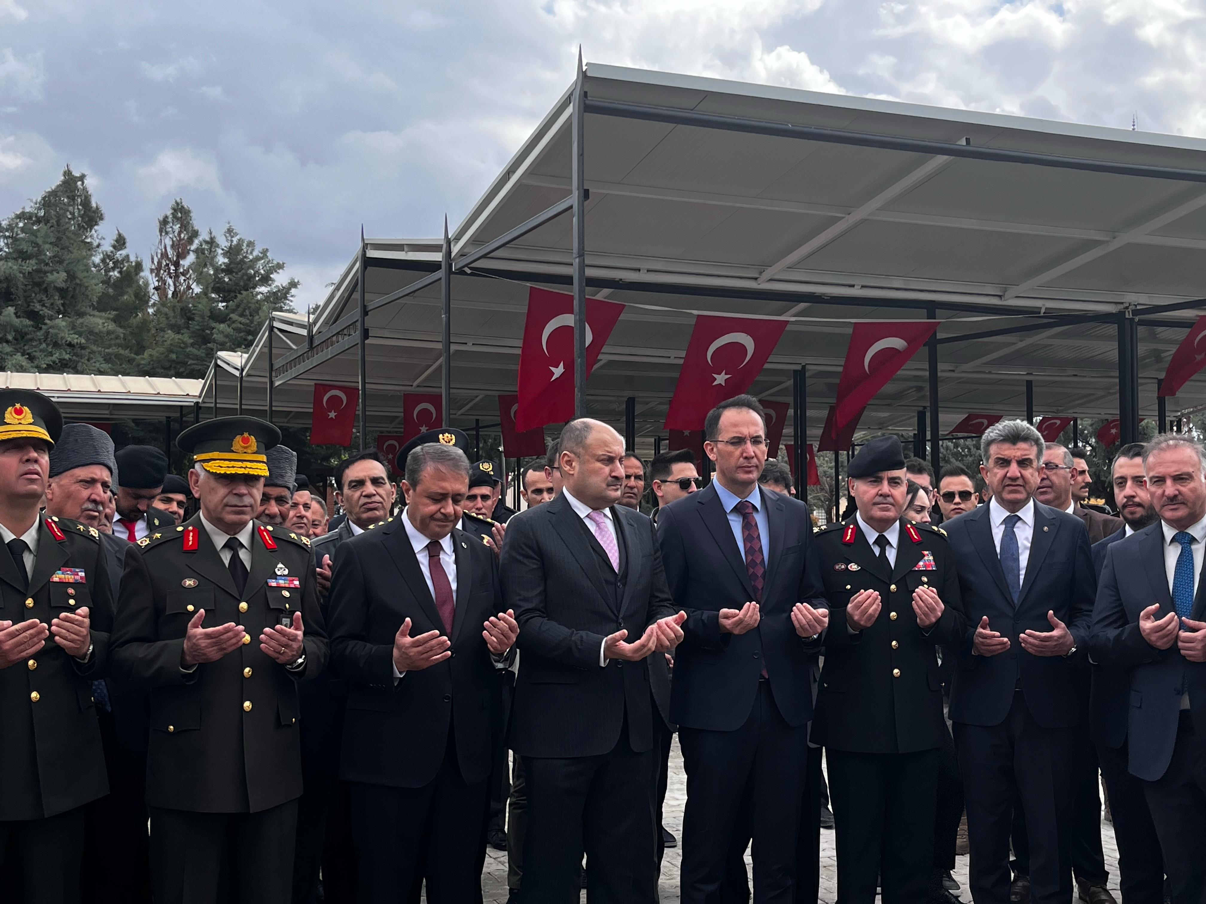 Urfa Şehitlikte 105. Yıl Töreni: Anlamlı Anlar