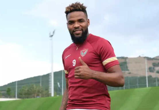 Süper Lig'in Eski yıldızı 11. Kattan düşerek Öldü...