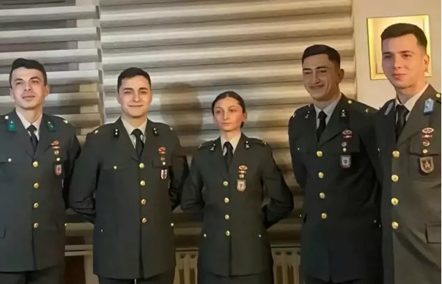 İhraç edilen teğmenlere dava şoku!