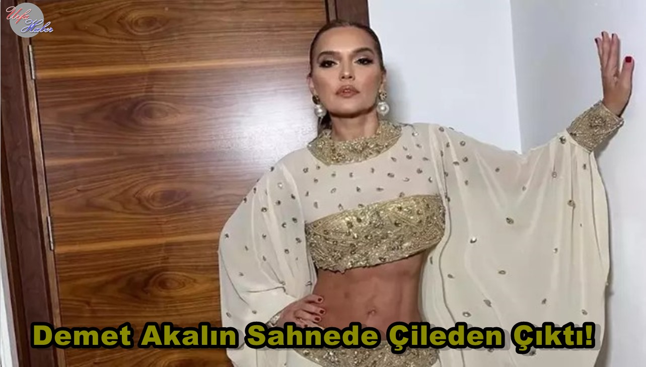 Demet Akalın Sahneyi Dumanla Bastı!