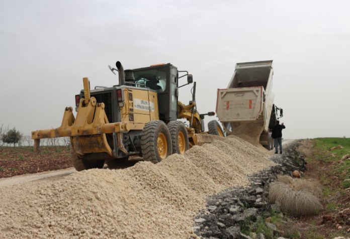 Şanlıurfa’da Kırsal Yollar Yenileniyor, Altyapı Güçleniyor