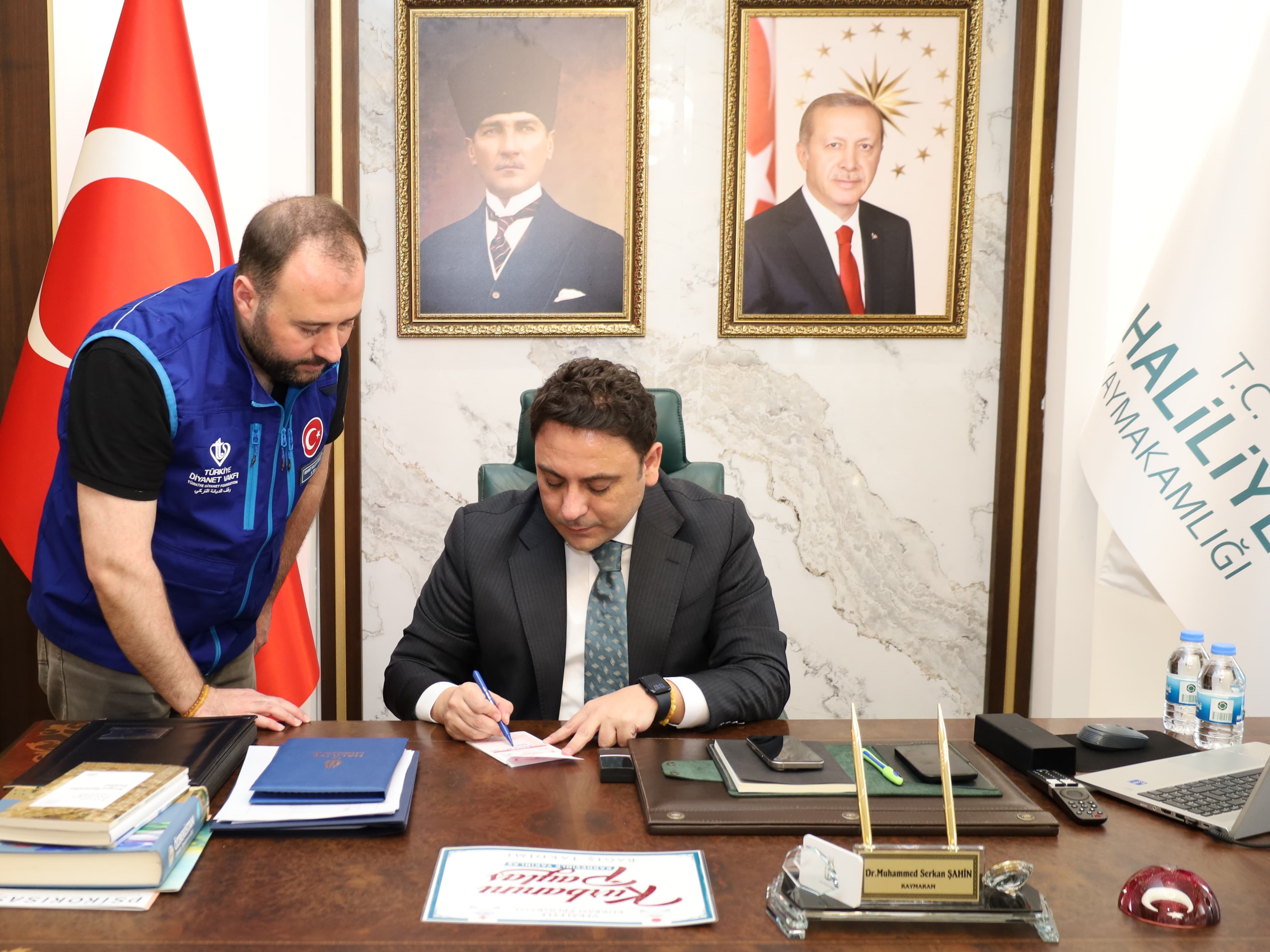 Haliliye Kaymakamı Şahin, Şanlıurfa’da İlk Kurbanı Bağışladı